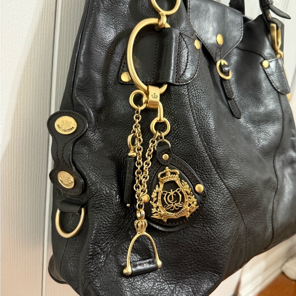 Vintage y2k Juicy Couture Black leather Shoulder Bag with Gold Accents - Picture 3 of 12